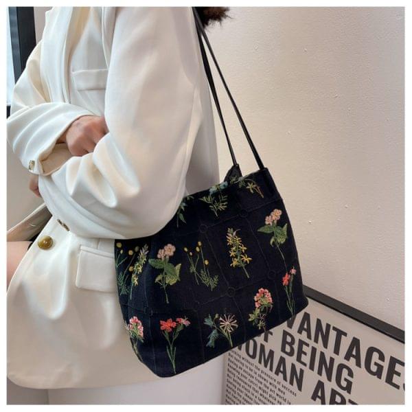 Black Embroidered Bag - Image 4